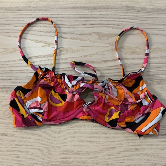 Beach Riot Bikini - Picture 5 of 10